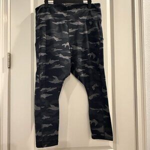 Athleta Cropped Camo Leggings